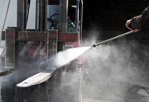 Best Roof Power Washing Services  in Lindsay, TX